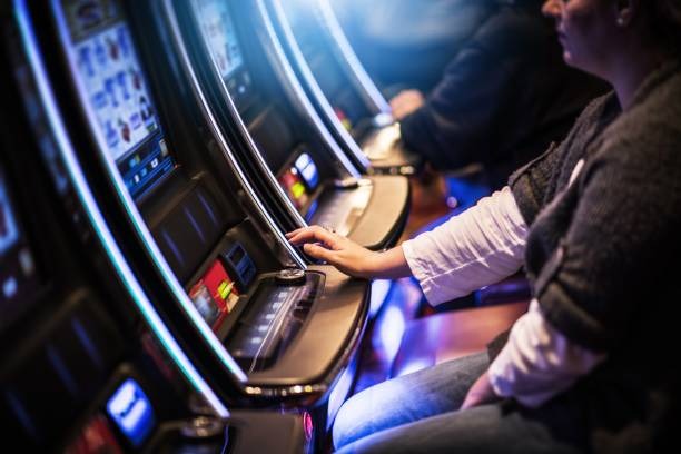Live dealer blackjack table at master sgp with real croupier and HD video feed